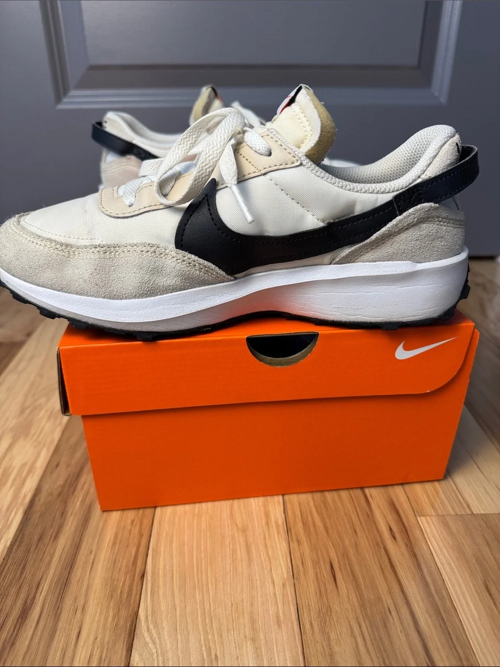Nike Waffle Debut Sneakers Women’s Size 8 Sanddrift Black Retro Running Shoes - Picture 8 of 11